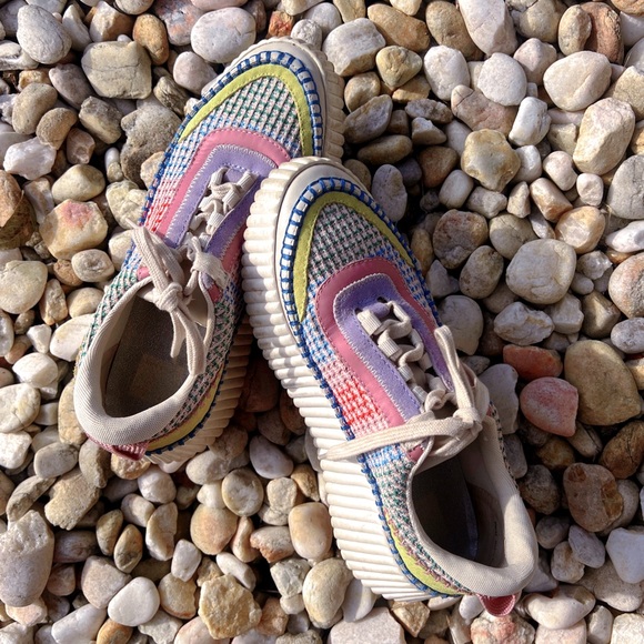 Dolen Sneakers | Multicolor Crochet Pattern - Picture 1 of 6